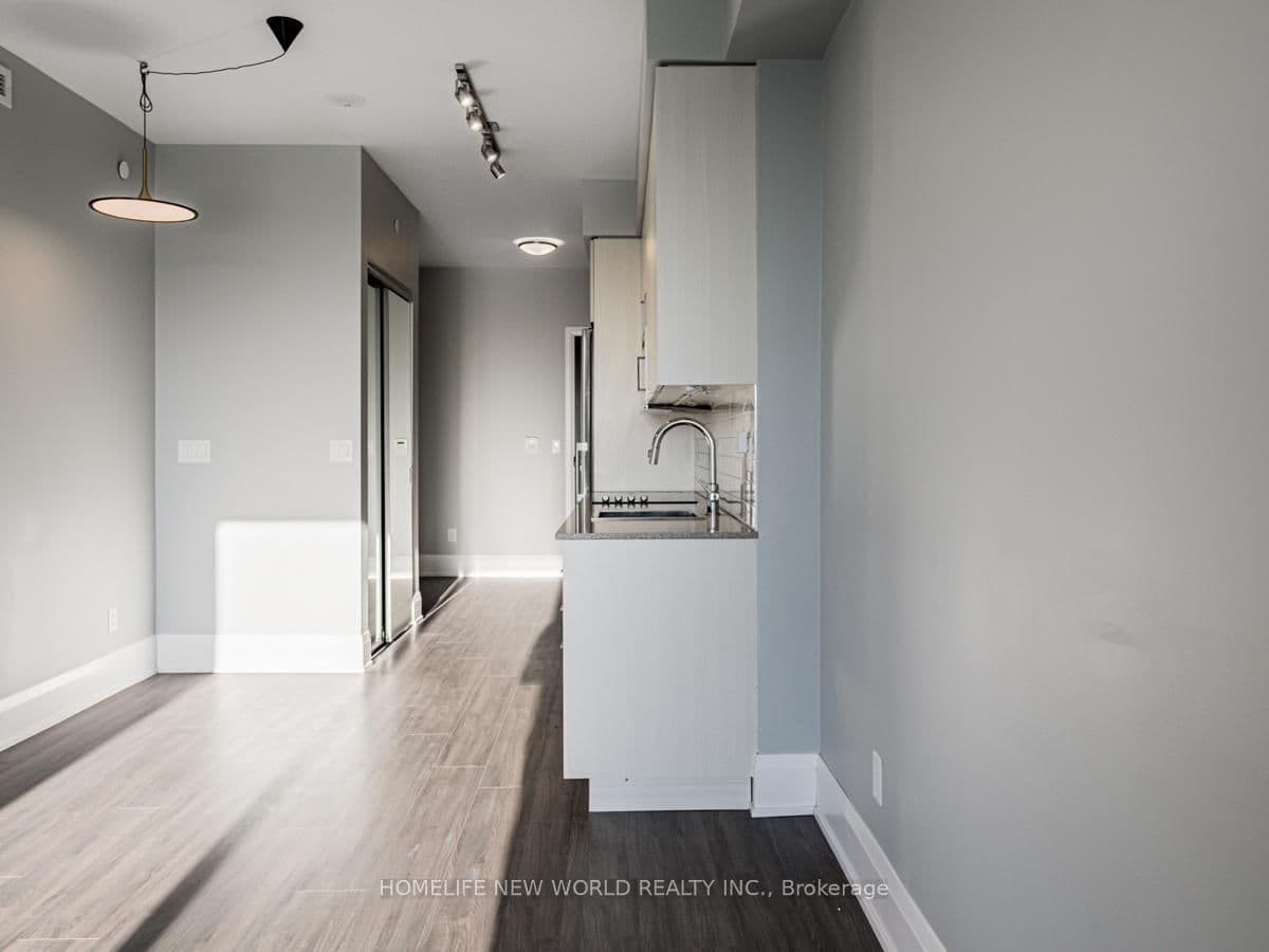 101 Erskine Avenue, Unit 2512 thumbnail 11