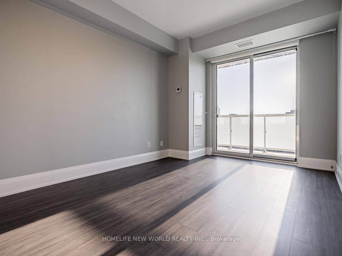 101 Erskine Avenue, Unit 2512 thumbnail 14