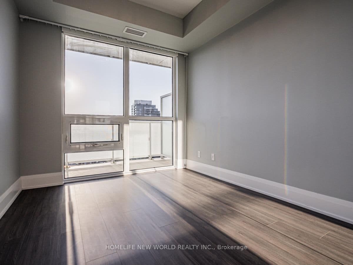 101 Erskine Avenue, Unit 2512 thumbnail 16