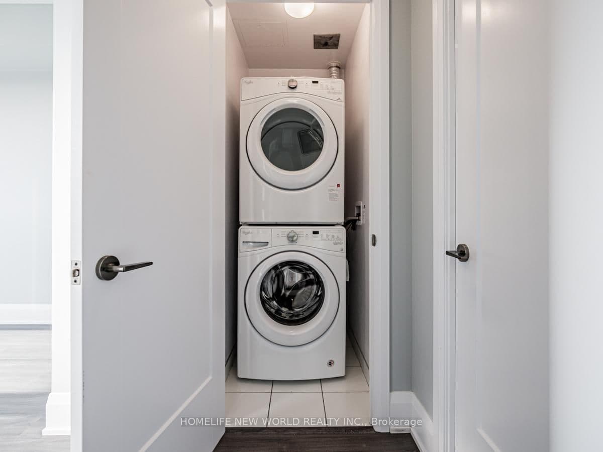 101 Erskine Avenue, Unit 2512 thumbnail 19
