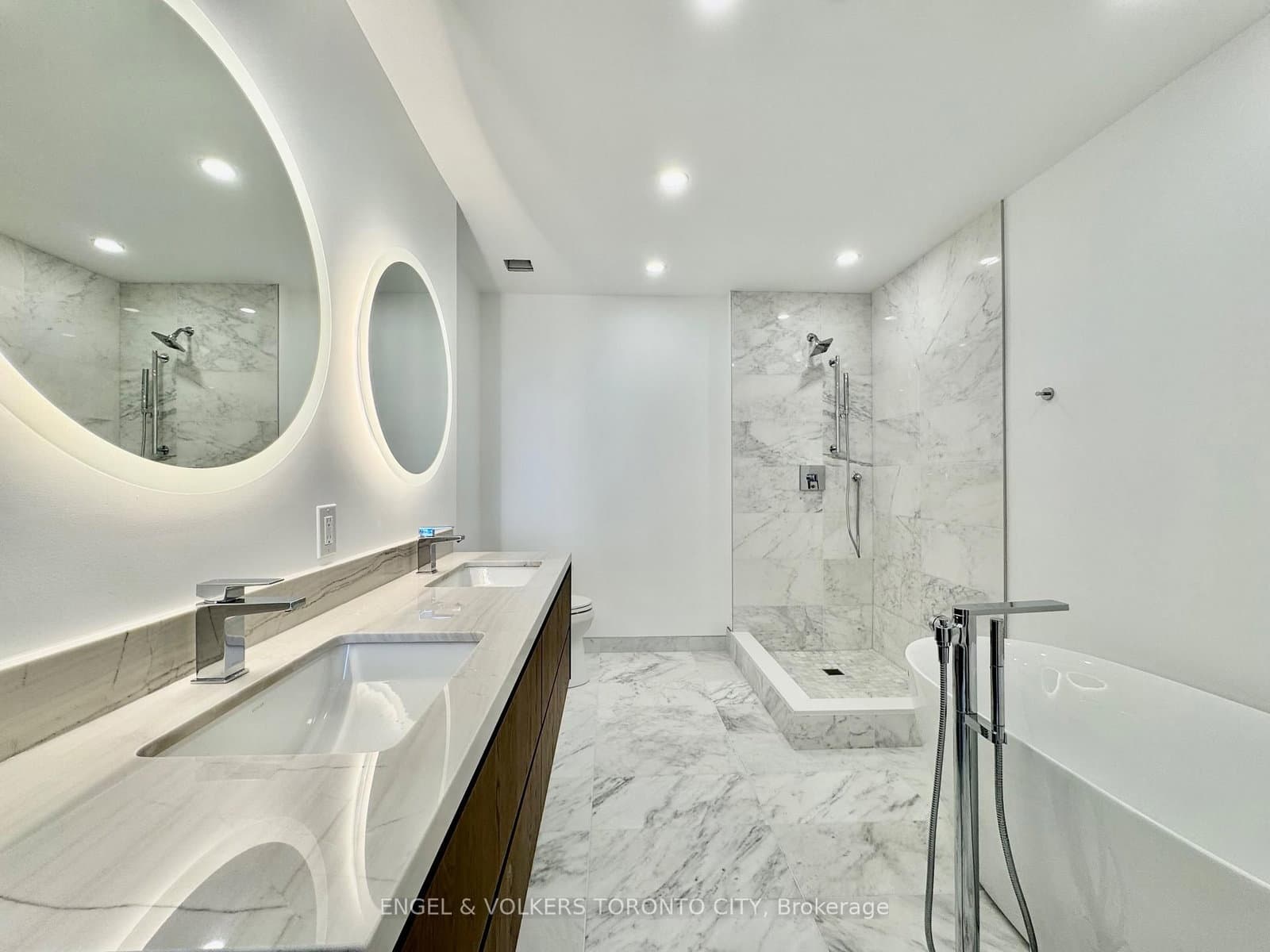 1315 Bay Street, Unit 1303 thumbnail 12