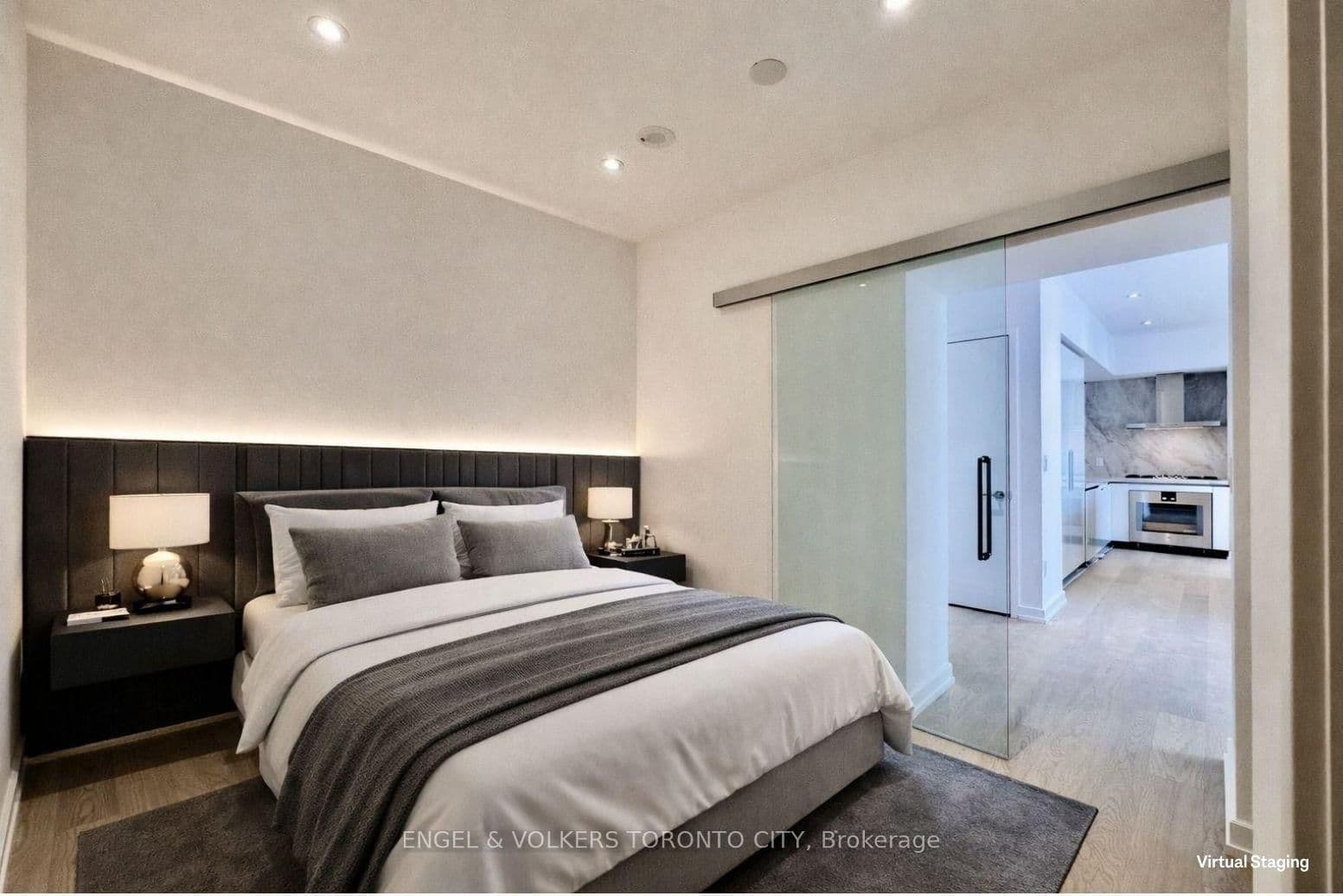 1315 Bay Street, Unit 1303 thumbnail 17