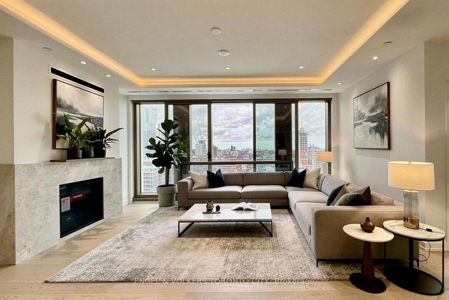 1315 Bay Street, Unit 1303 thumbnail 2