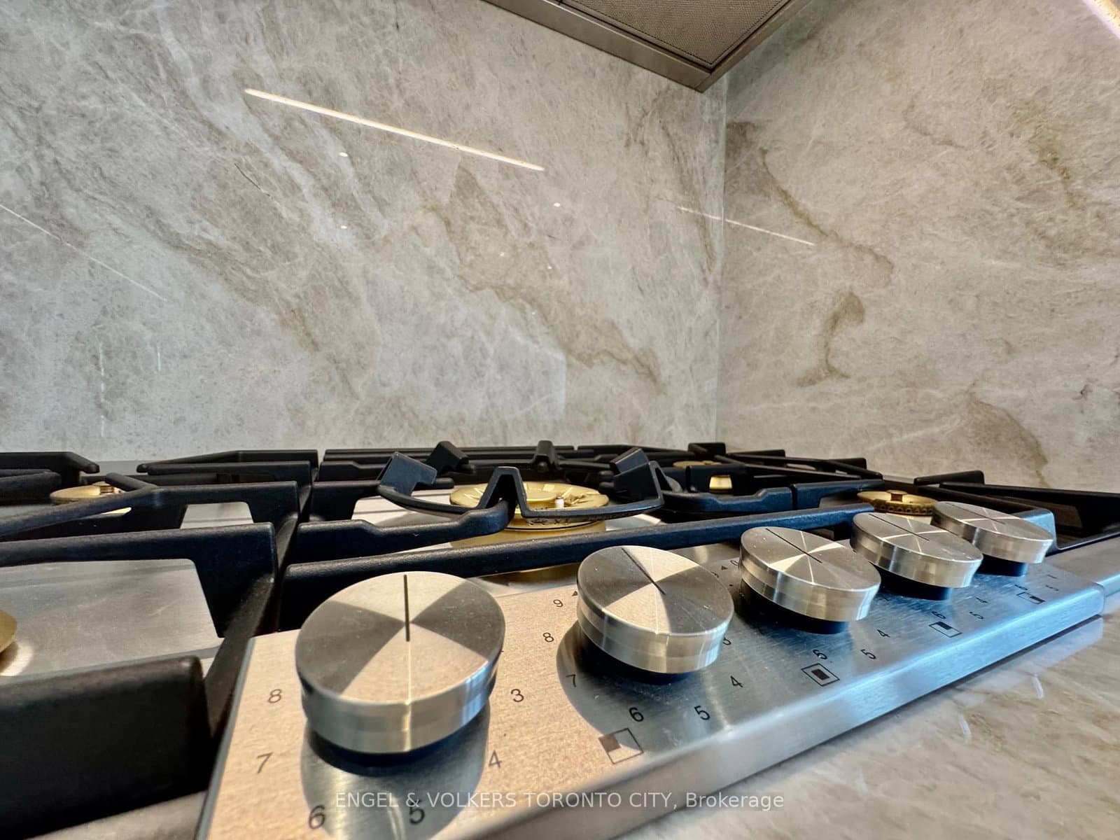 1315 Bay Street, Unit 1303 thumbnail 5