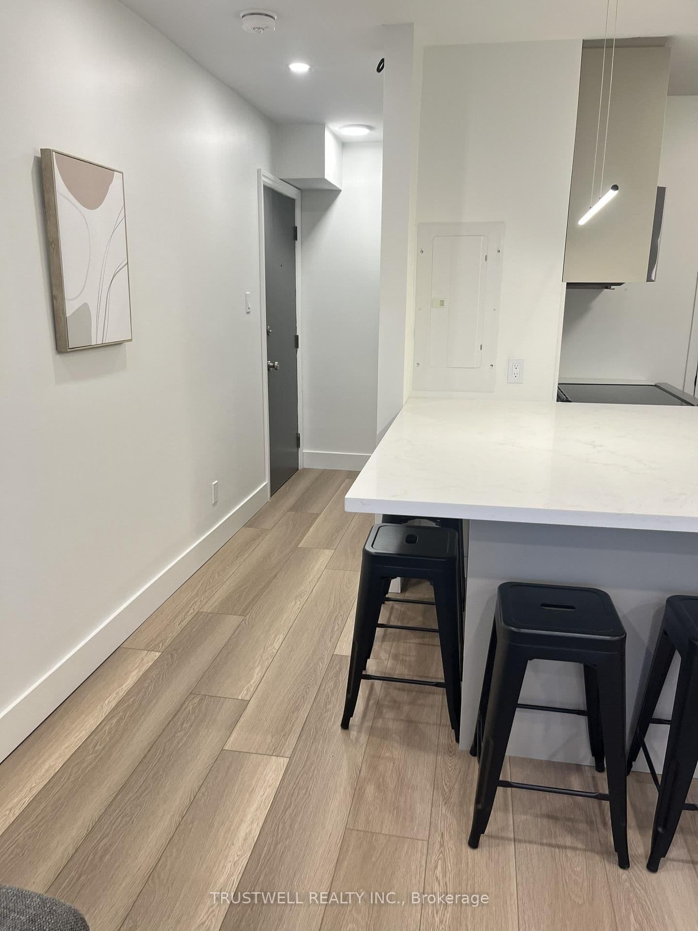 909 Millwood Road, Unit Unit B thumbnail 3
