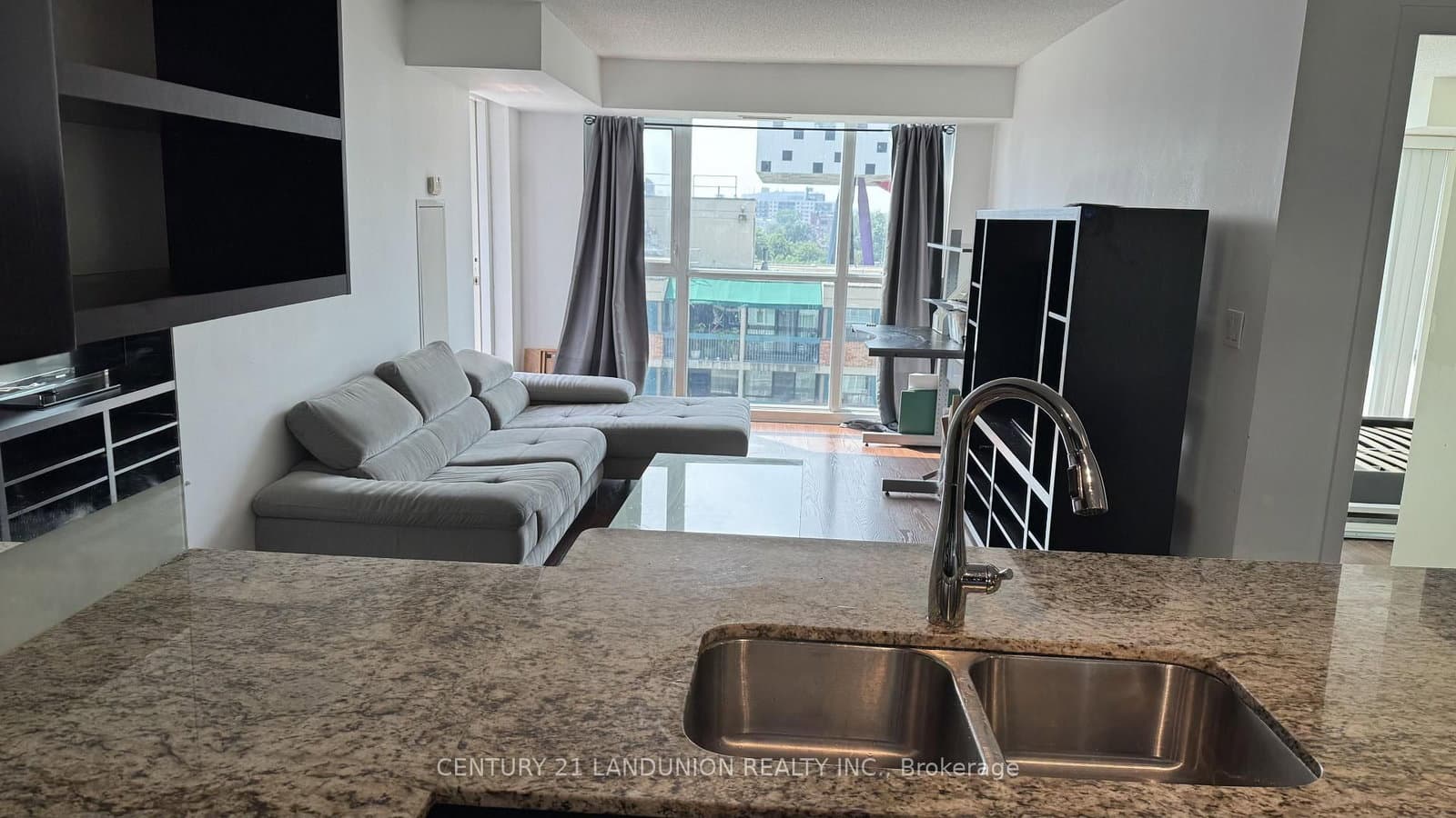 96 St Patrick Street, Unit 910 thumbnail 11