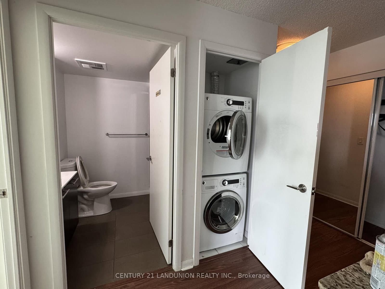 96 St Patrick Street, Unit 910 thumbnail 3