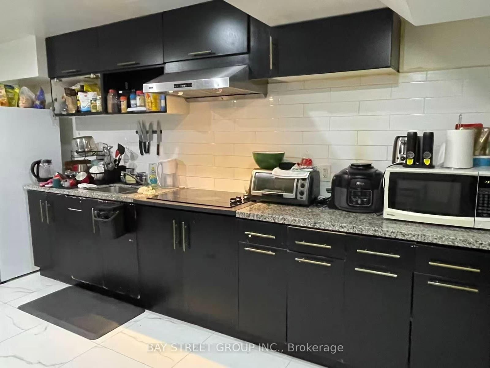 191 Pleasant Avenue, Unit Bsmt thumbnail 4