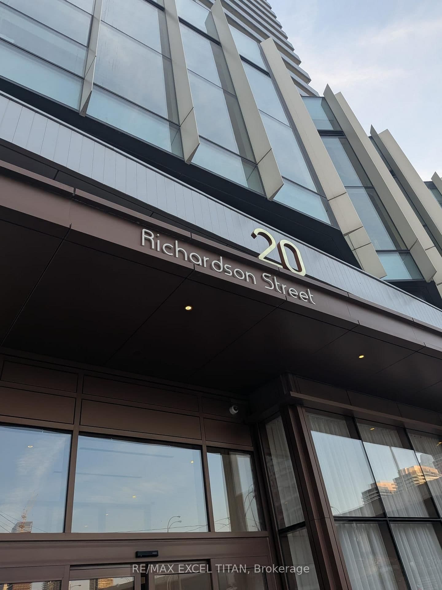 20 Richardson Street E, Unit 3101 thumbnail 2