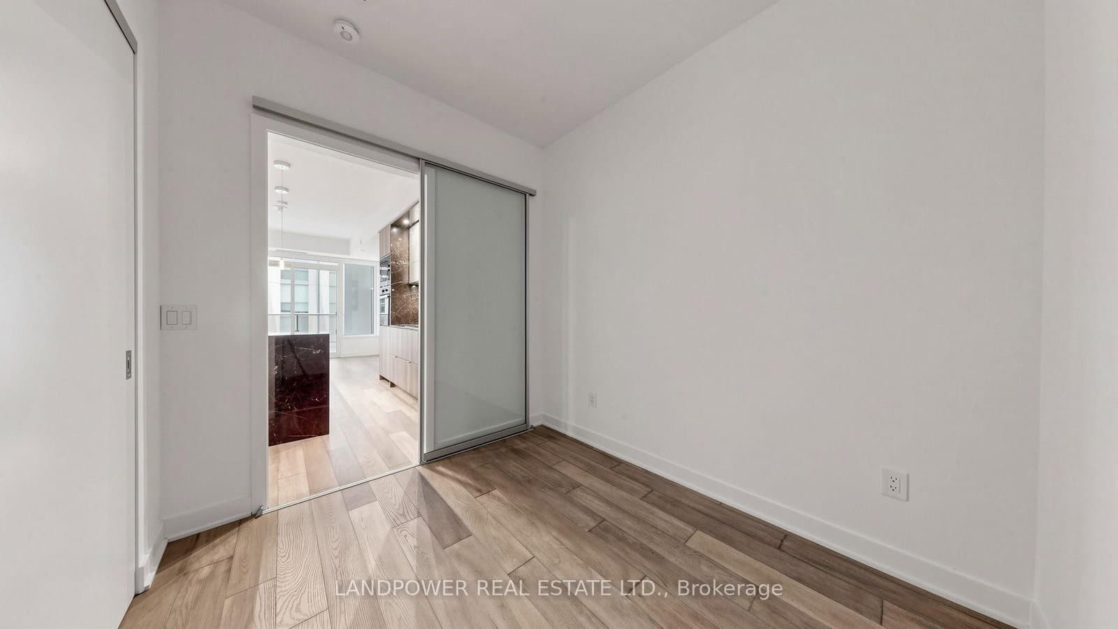 11 Yorkville Avenue, Unit 1307 thumbnail 10