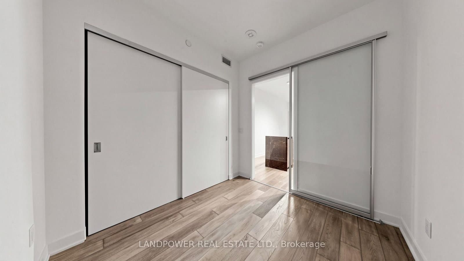 11 Yorkville Avenue, Unit 1307 thumbnail 10