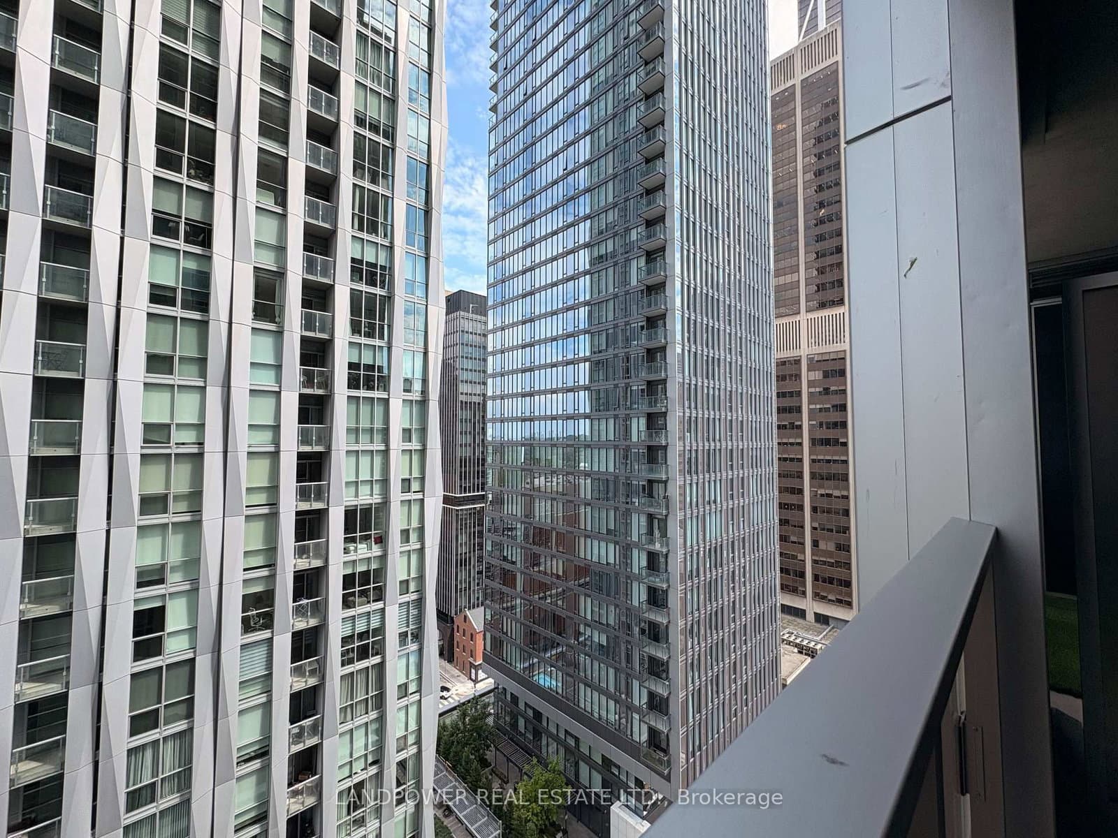 11 Yorkville Avenue, Unit 1307 thumbnail 18