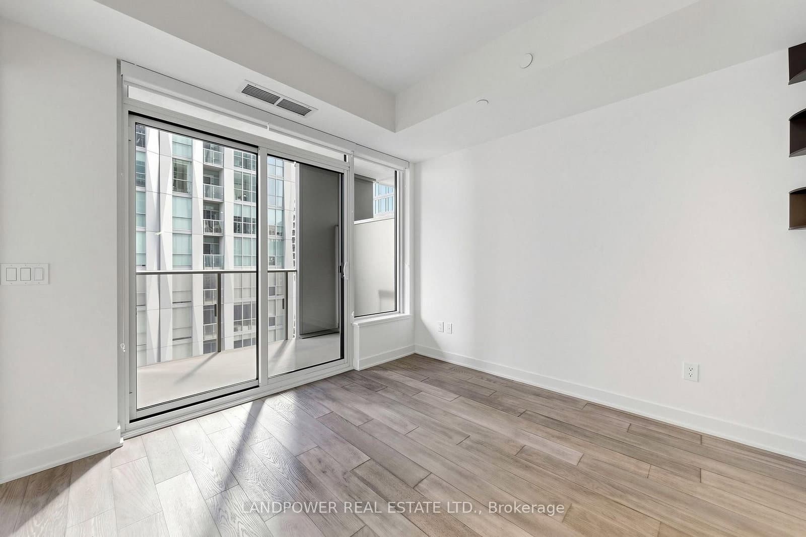 11 Yorkville Avenue, Unit 1307 thumbnail 7