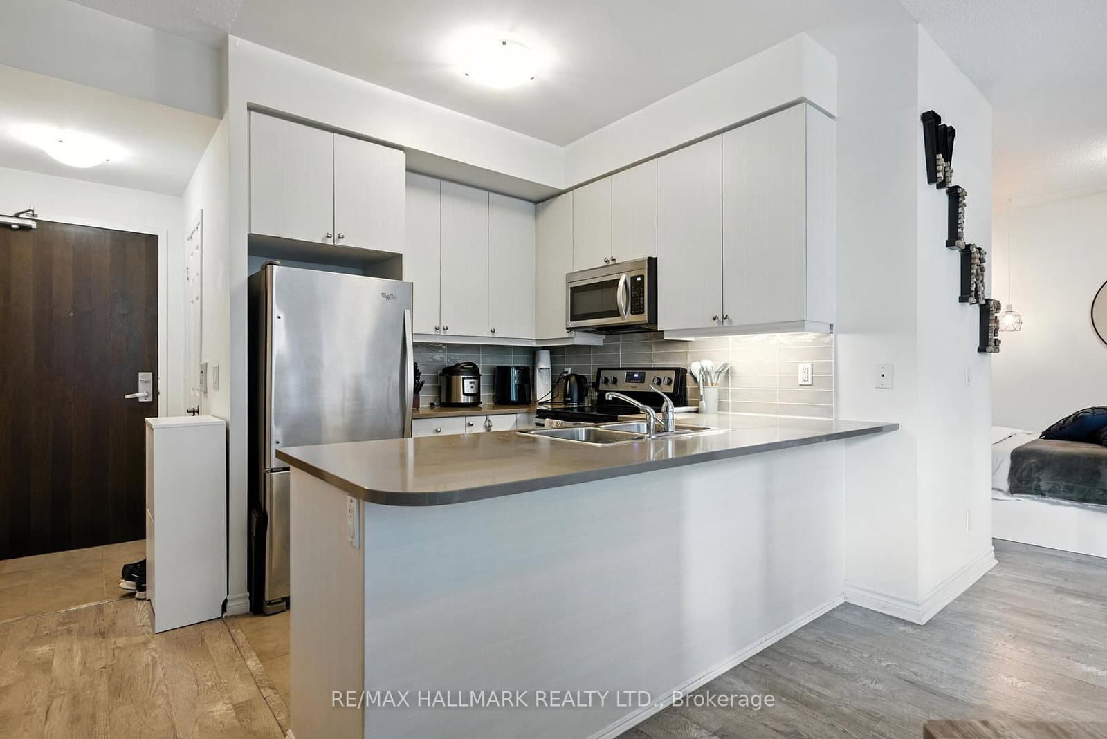 25 Lower Simcoe Street, Unit 301 thumbnail 11