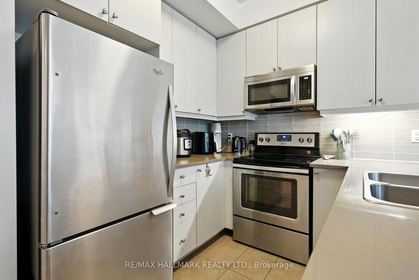 25 Lower Simcoe Street, Unit 301 thumbnail 12