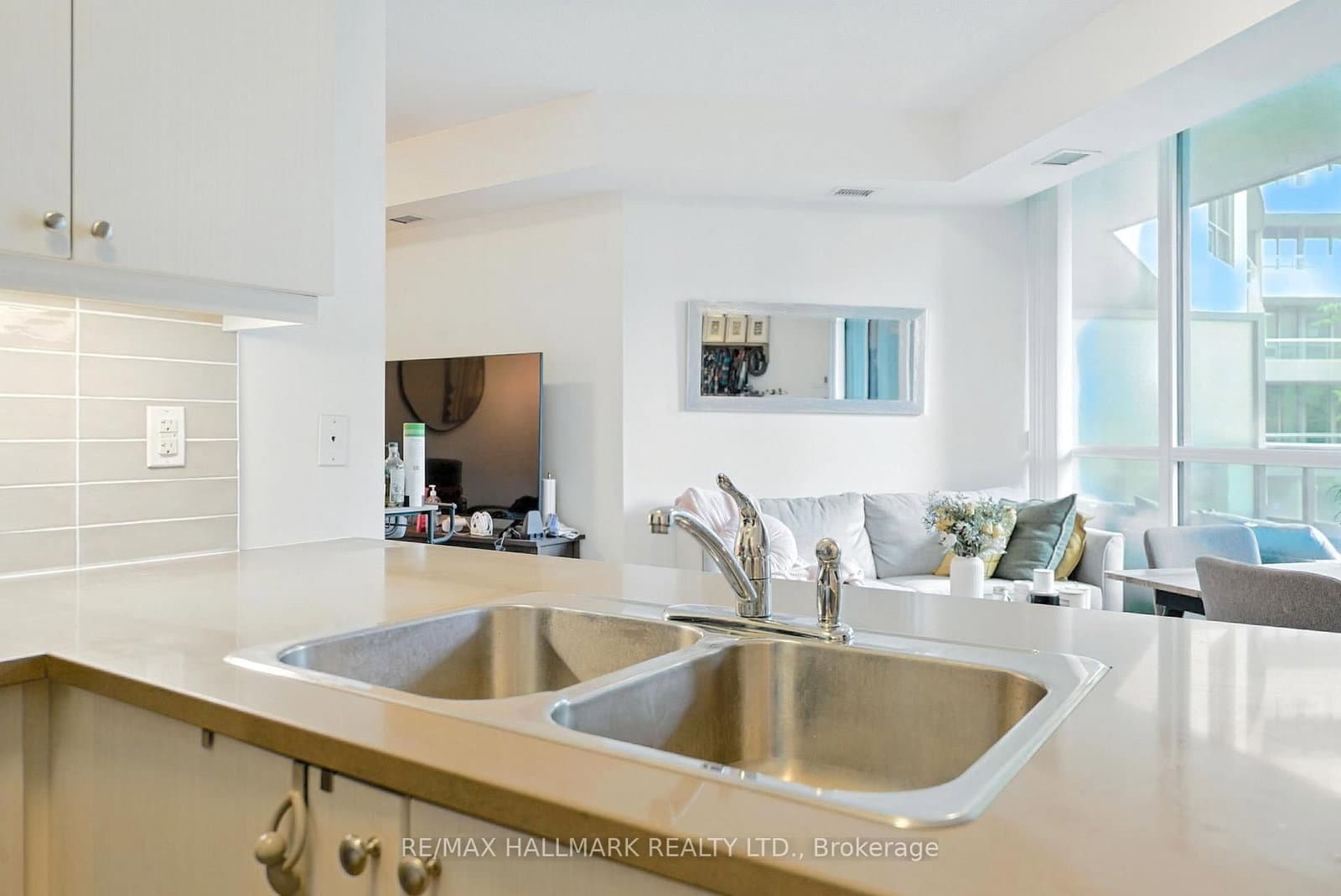 25 Lower Simcoe Street, Unit 301 thumbnail 13