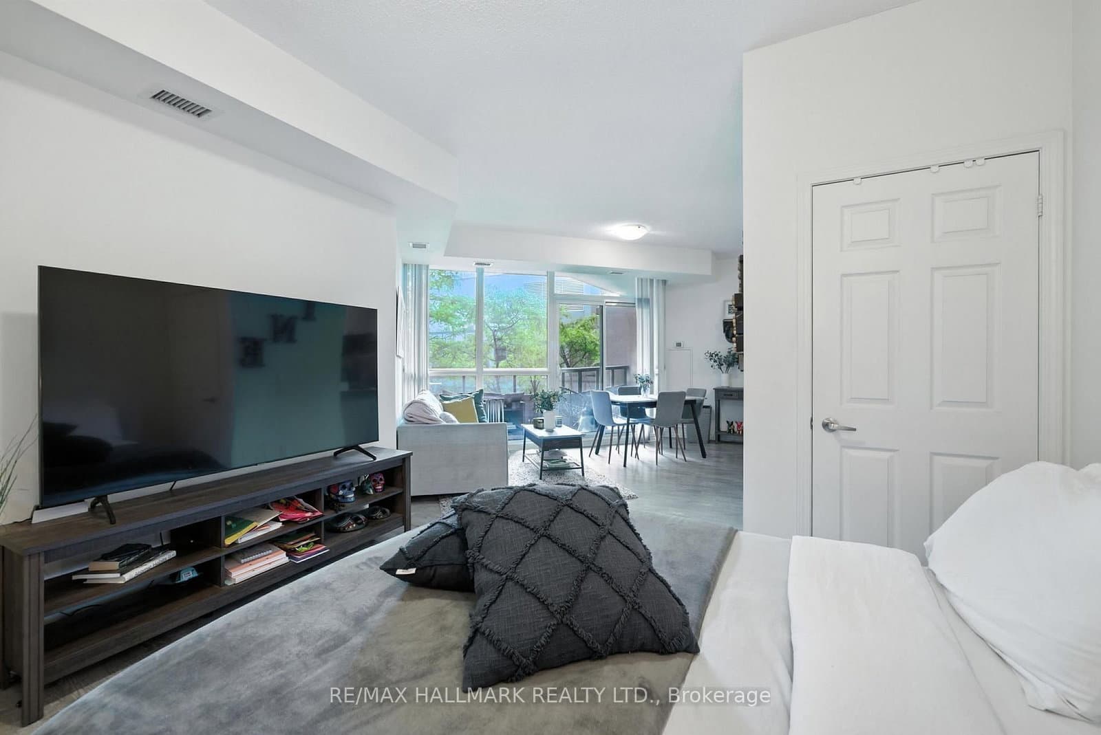 25 Lower Simcoe Street, Unit 301 thumbnail 17