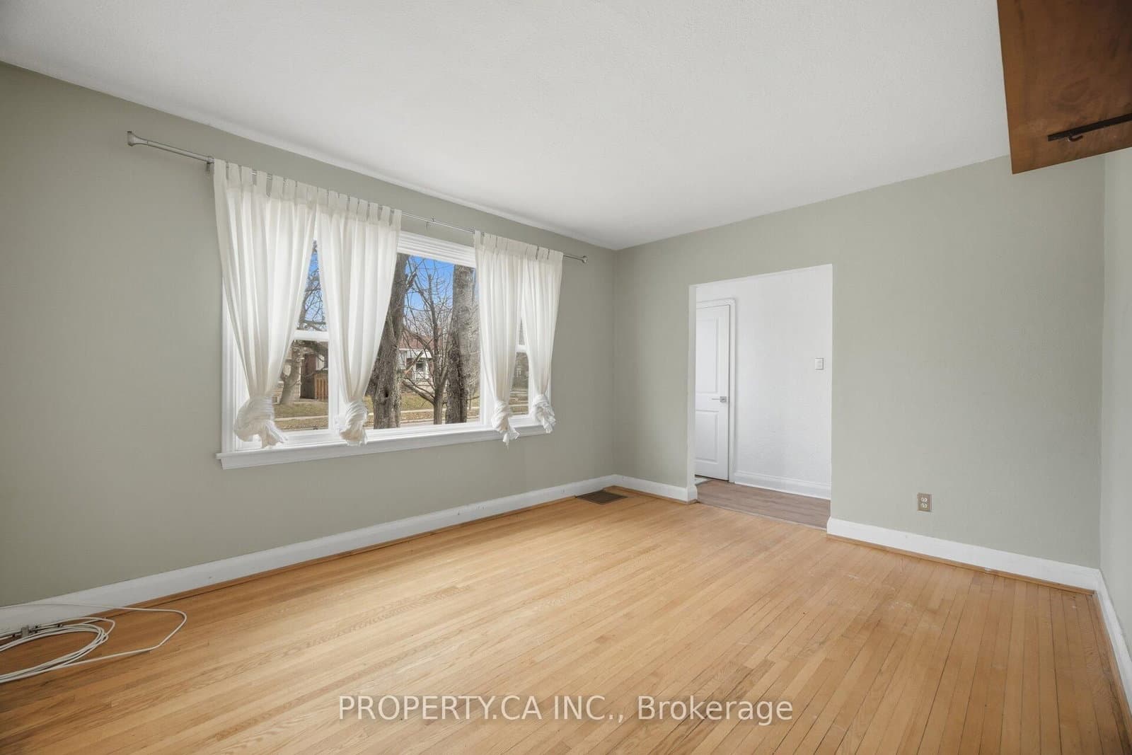 109 Pleasant Avenue thumbnail 4
