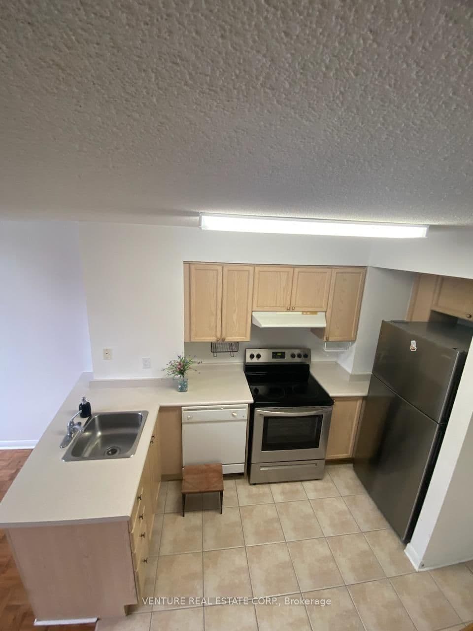 1029 King Street W, Unit 209 thumbnail 4