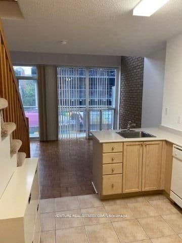 1029 King Street W, Unit 209 thumbnail 8