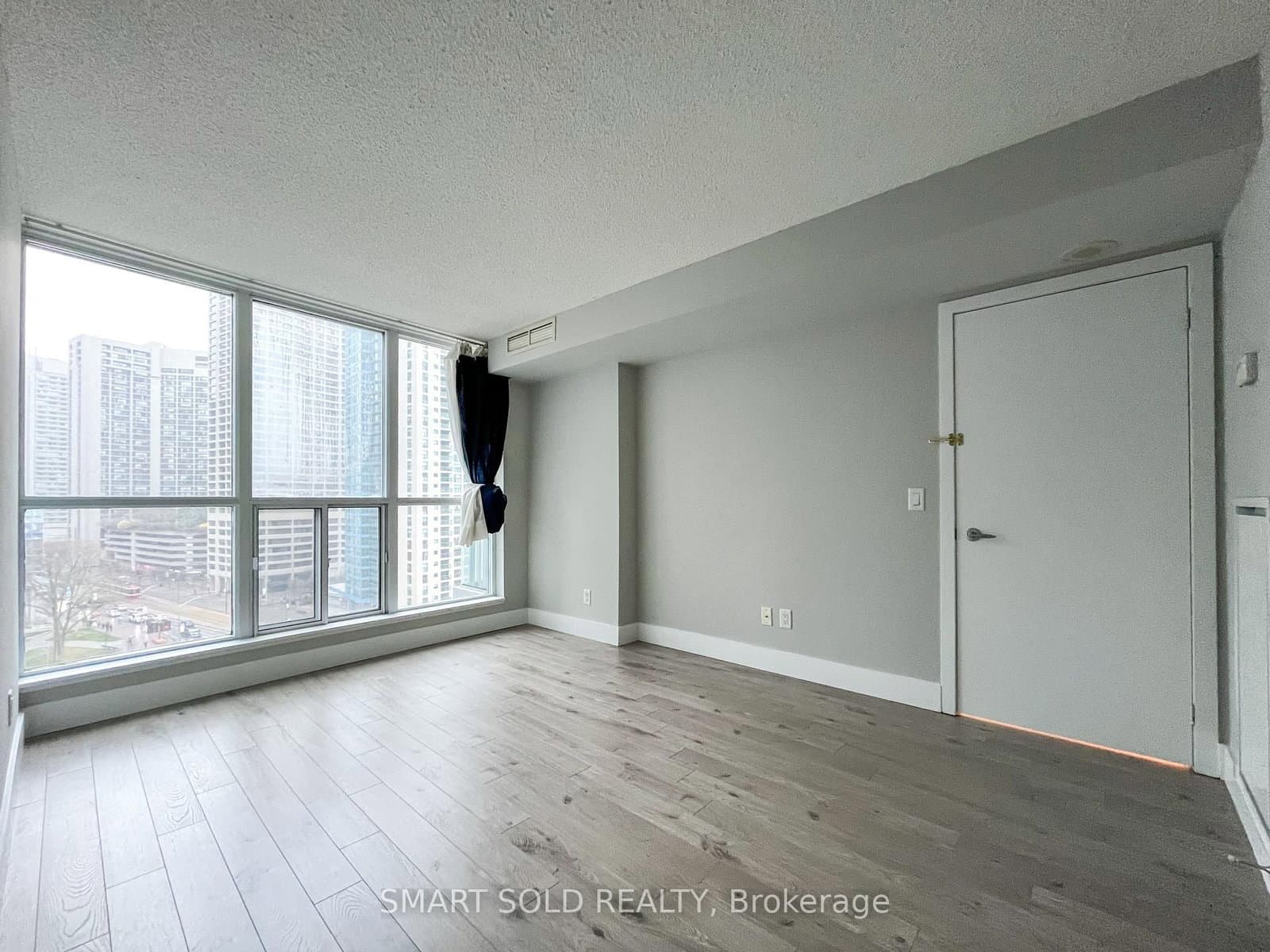208 Queens Quay W, Unit 1002 thumbnail 12