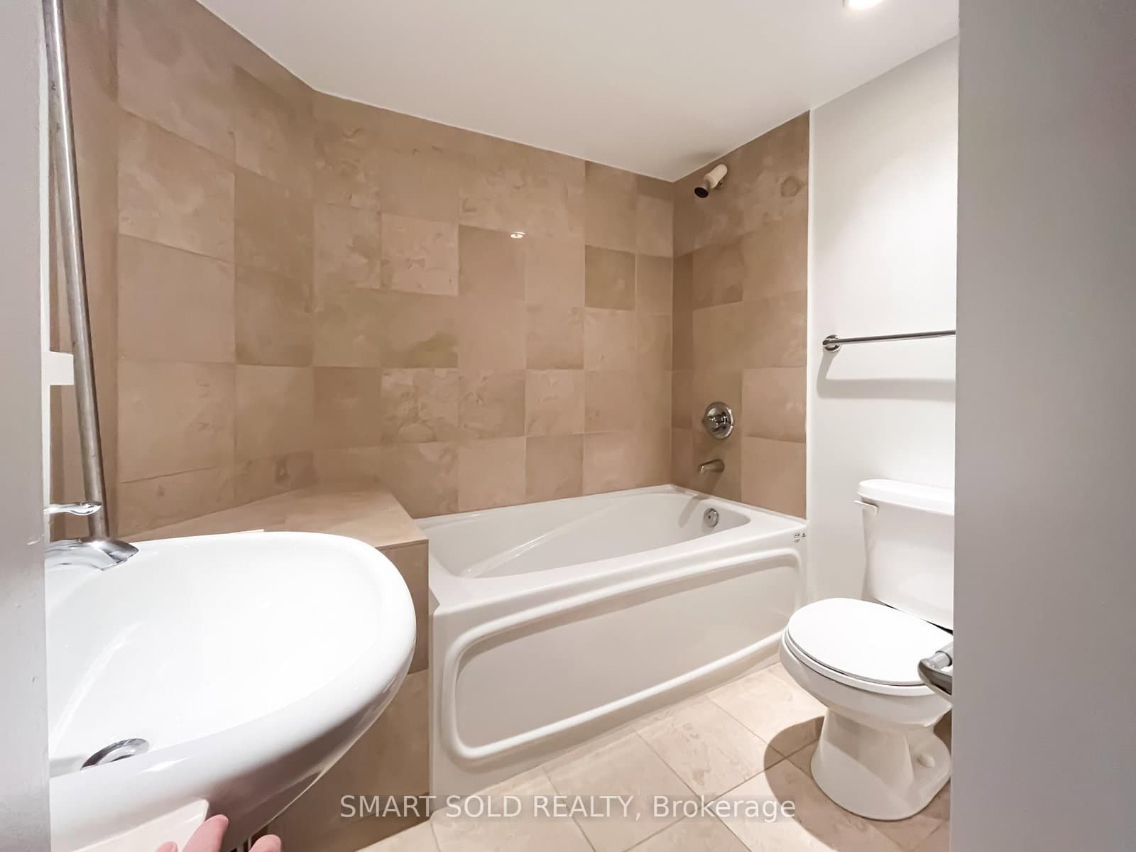 208 Queens Quay W, Unit 1002 thumbnail 13