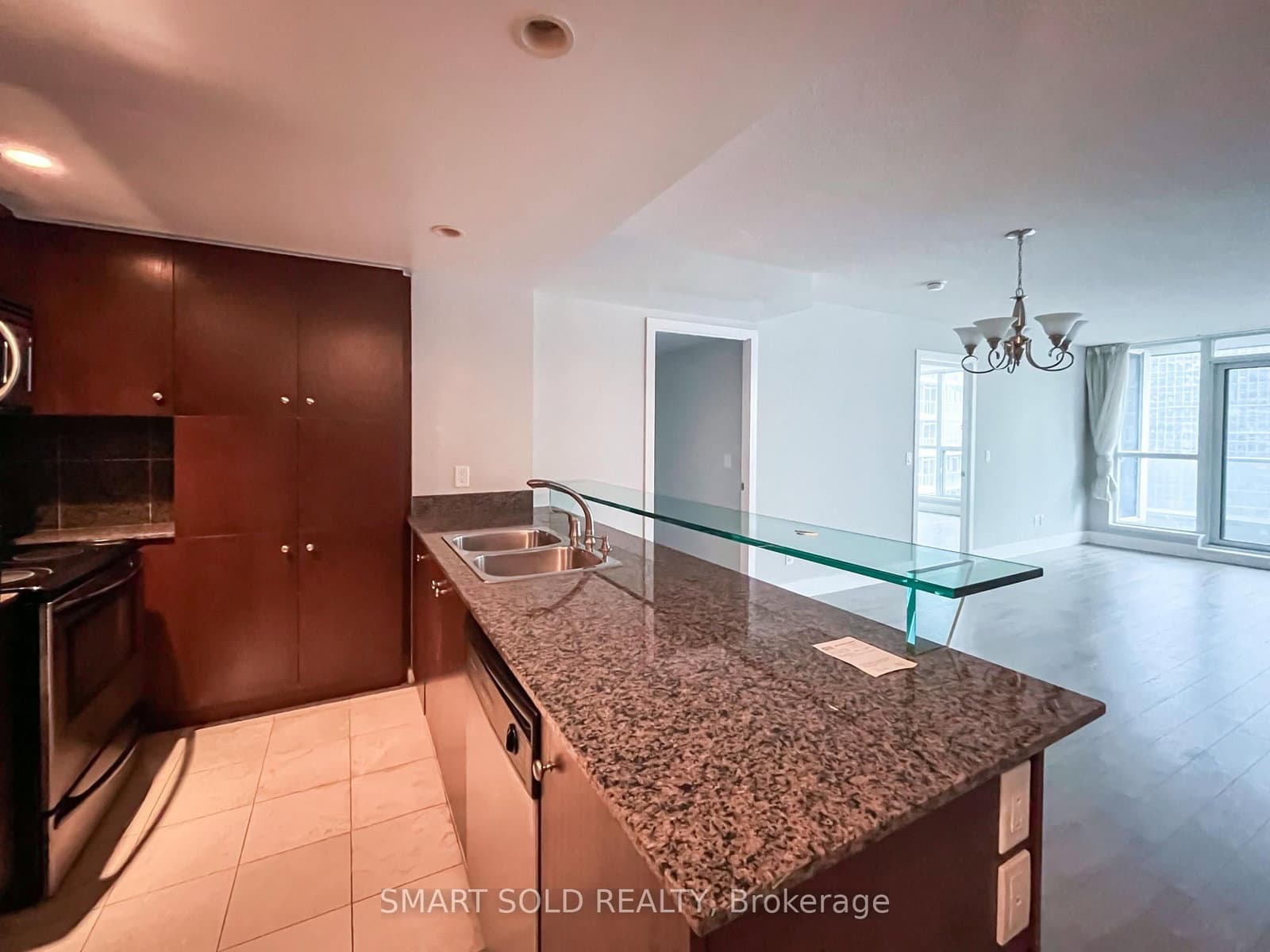 208 Queens Quay W, Unit 1002 thumbnail 5