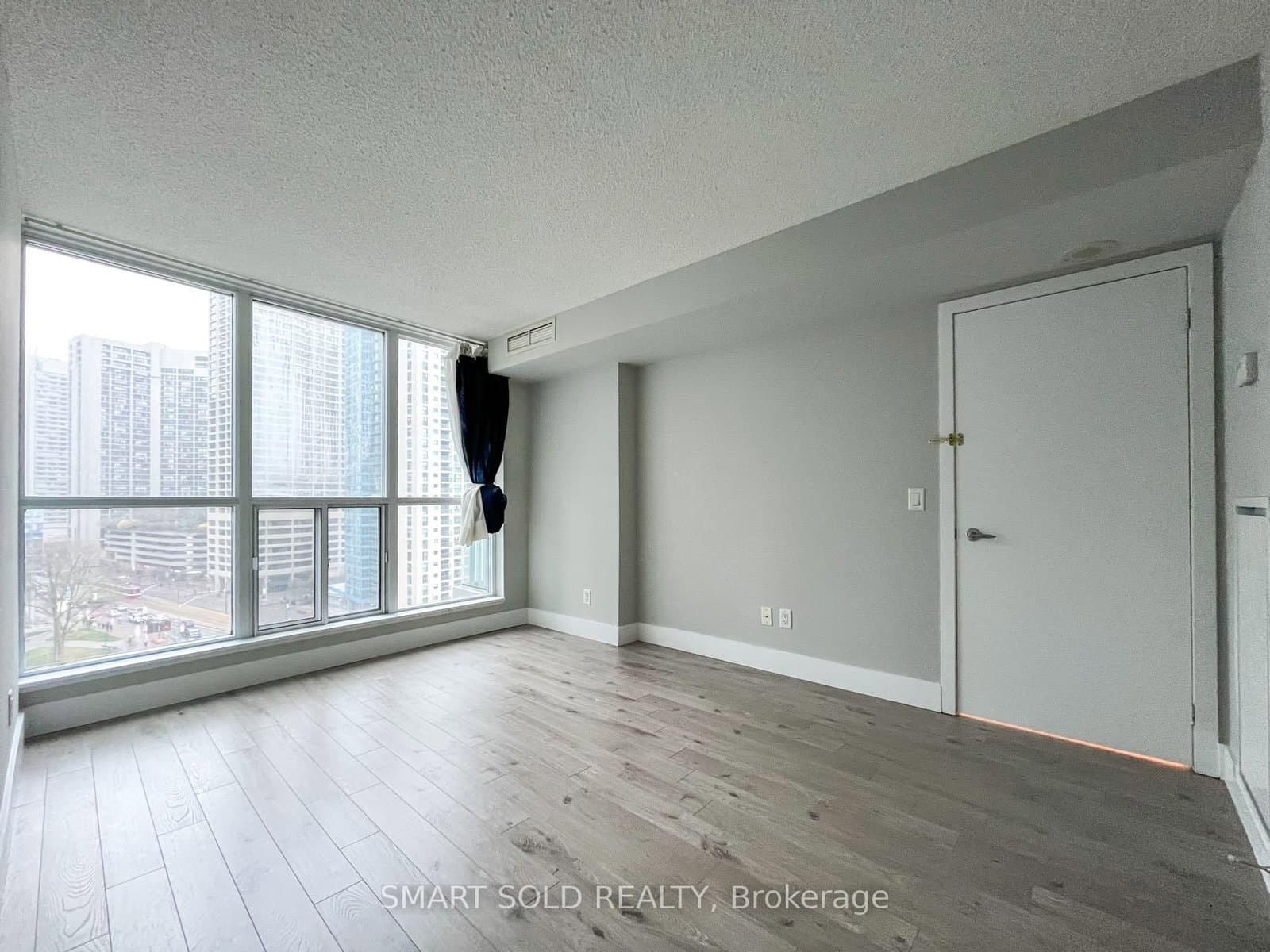 208 Queens Quay W, Unit 1002 thumbnail 7