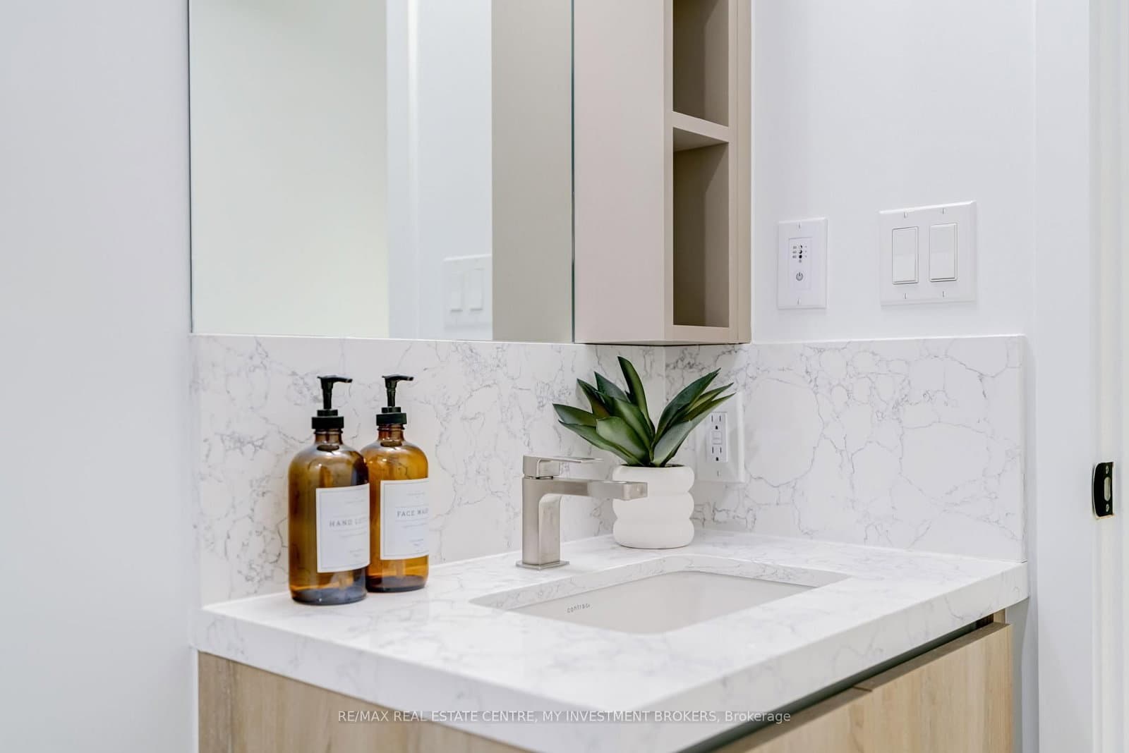 319 Jarvis Street, Unit 2605 thumbnail 16