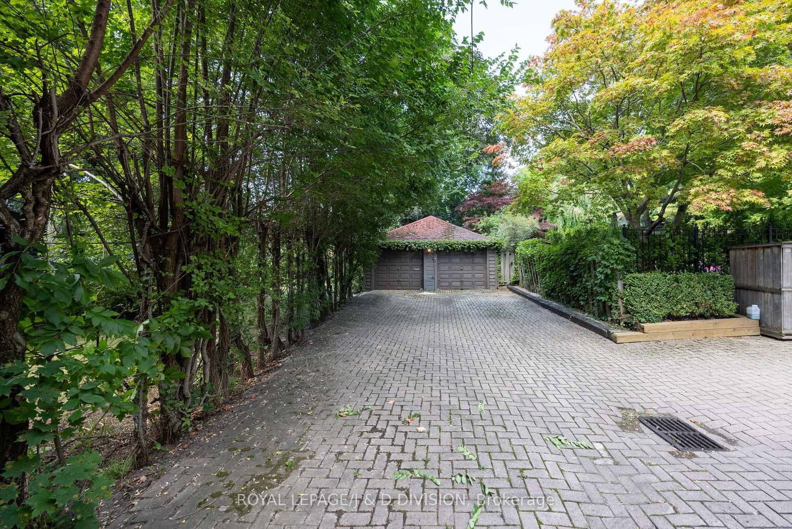 308 Oriole Parkway thumbnail 3