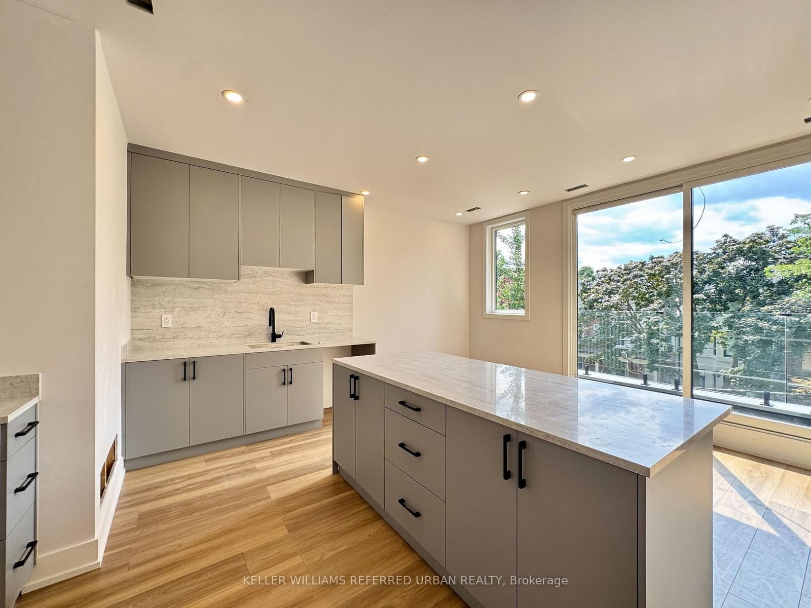 269 Brunswick Avenue, Unit 3 thumbnail 3
