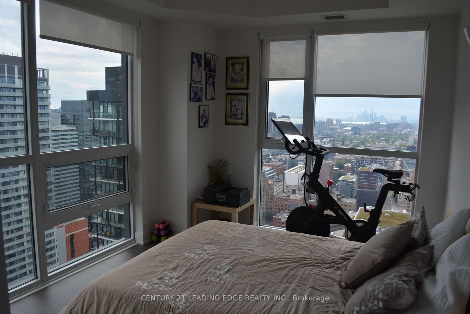 318 Richmond Street W, Unit 3806 thumbnail 12