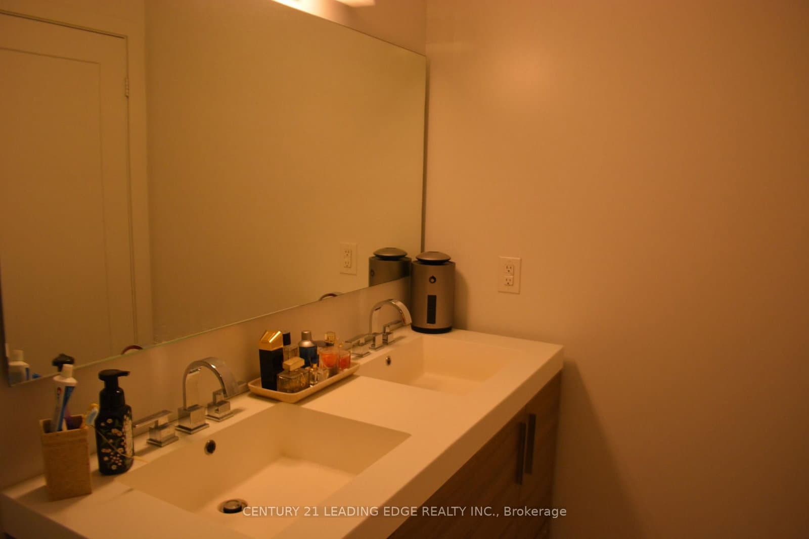 318 Richmond Street W, Unit 3806 thumbnail 18
