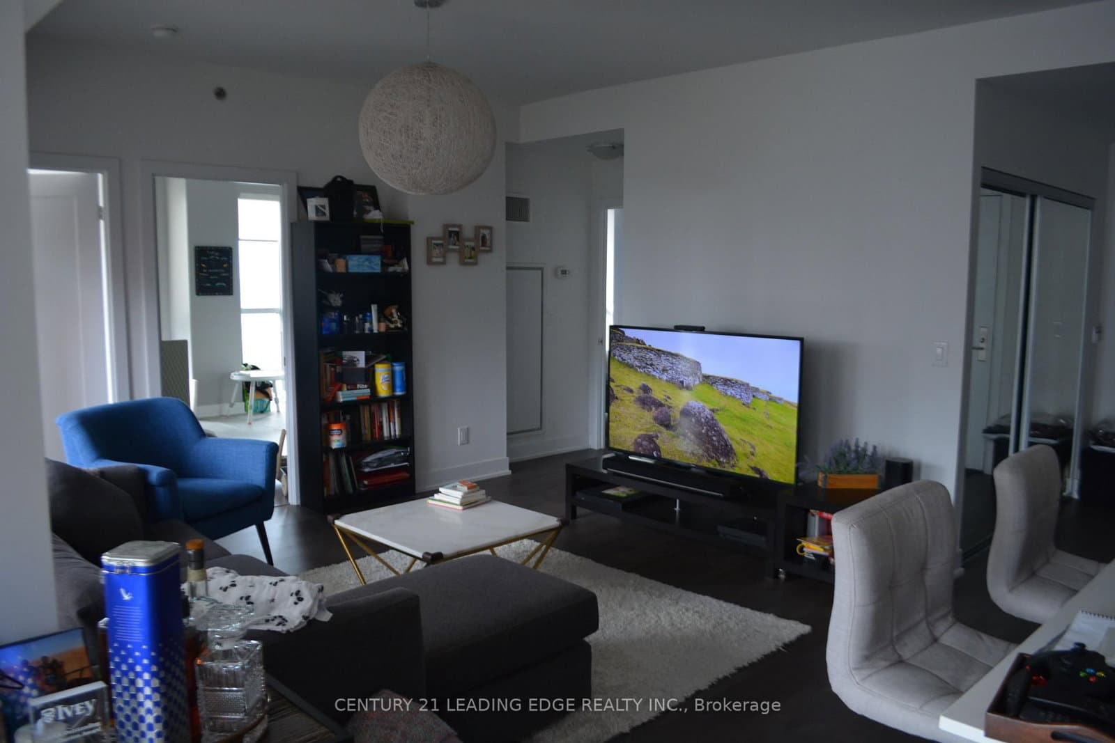 318 Richmond Street W, Unit 3806 thumbnail 3
