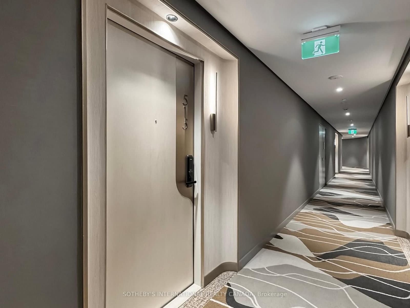 155 Merchants' Wharf, Unit 515 thumbnail 2