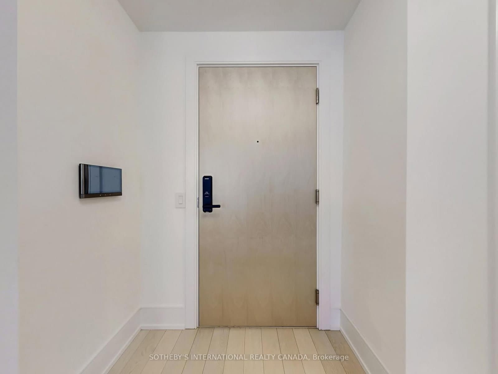 155 Merchants' Wharf, Unit 515 thumbnail 3