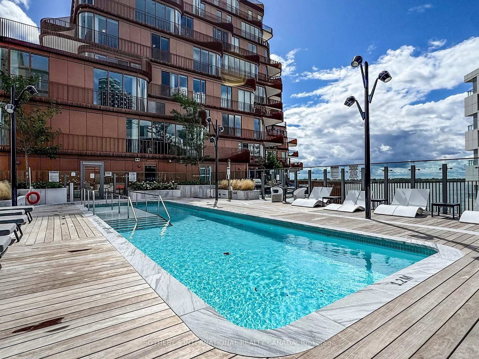 155 Merchants' Wharf, Unit 515 thumbnail 43