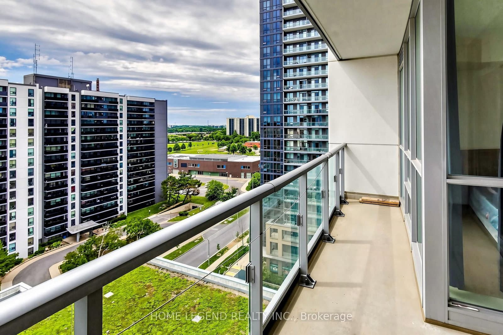 62 Forest Manor Road, Unit 1104 thumbnail 21