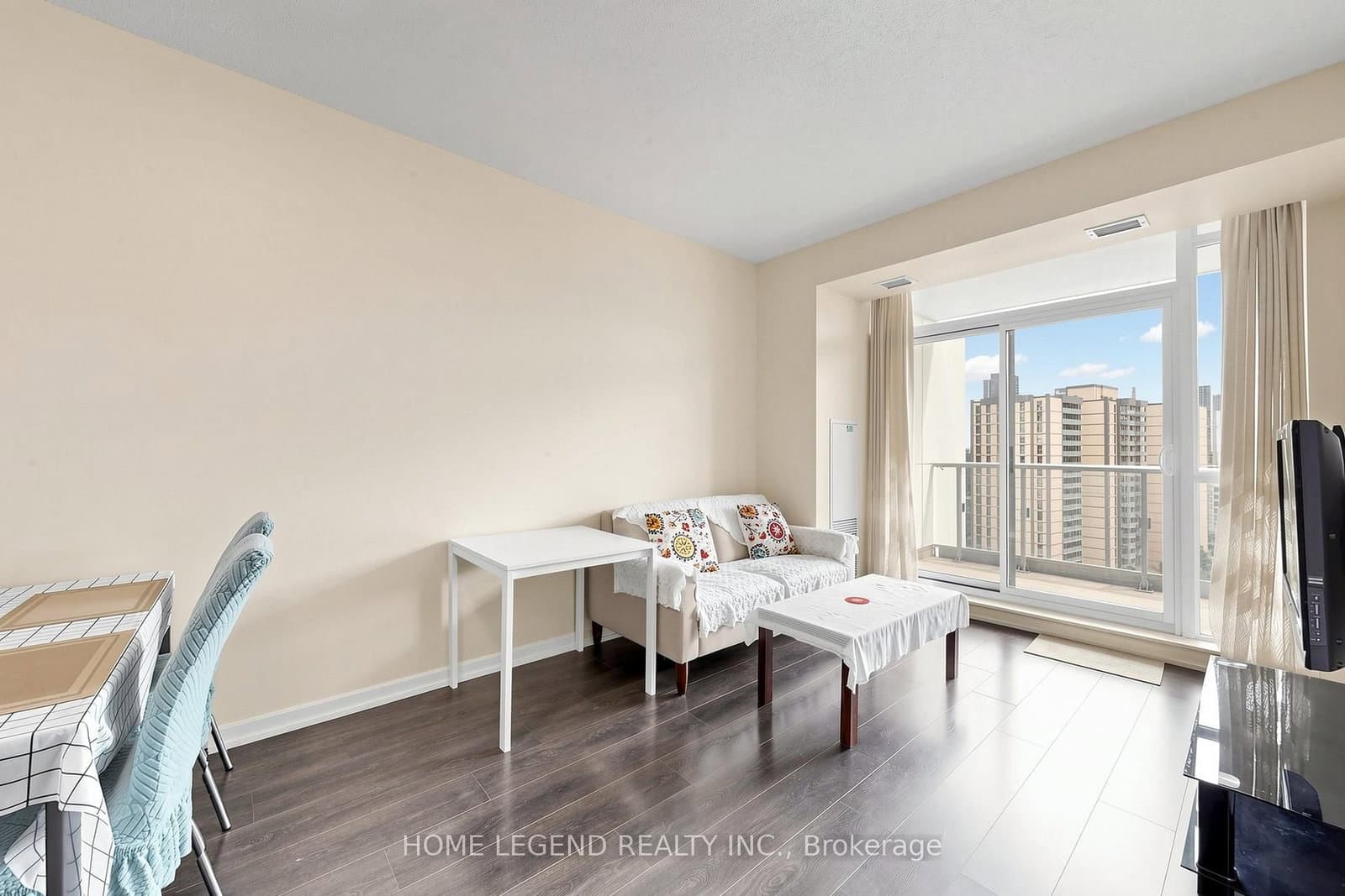 62 Forest Manor Road, Unit 1104 thumbnail 5
