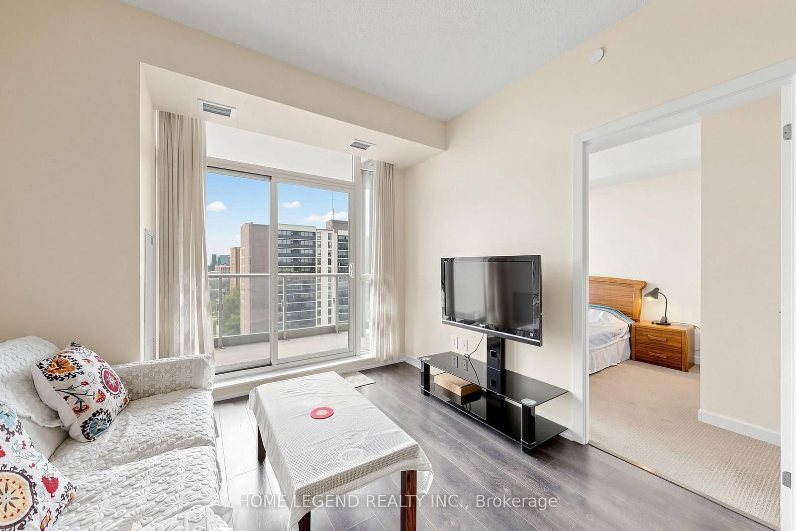 62 Forest Manor Road, Unit 1104 thumbnail 6