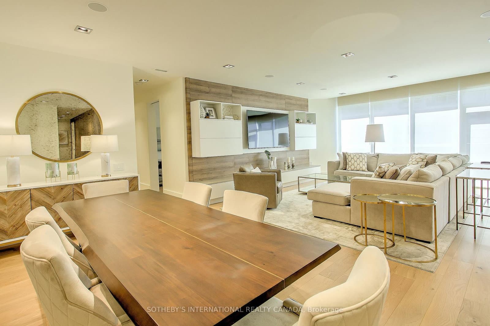 20 Blue Jays Way, Unit 2101 thumbnail 17