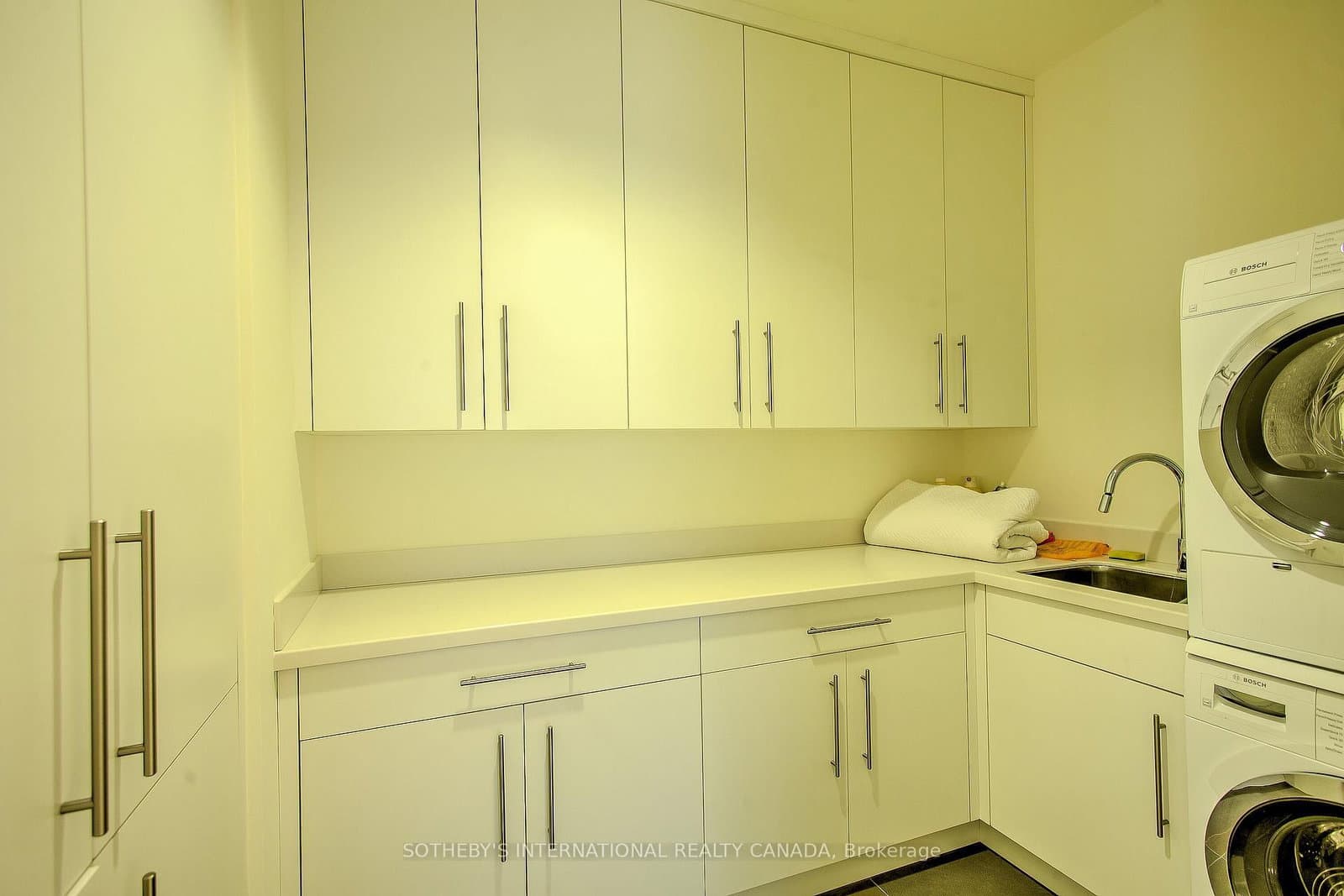 20 Blue Jays Way, Unit 2101 thumbnail 31