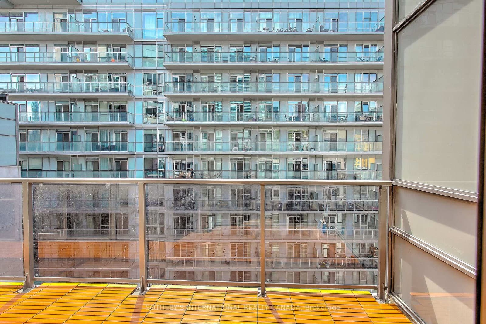 20 Blue Jays Way, Unit 2101 thumbnail 33