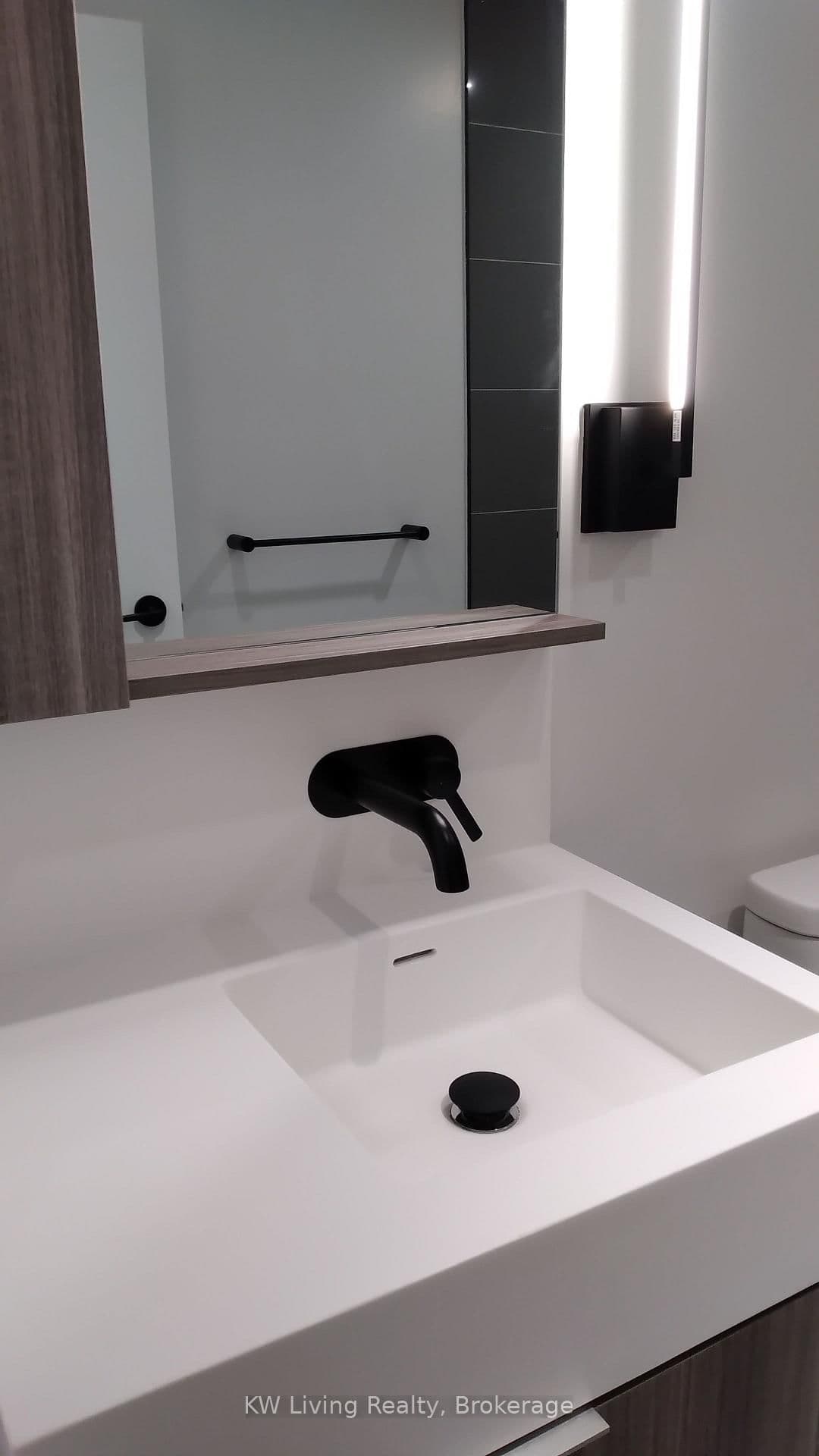 117 Broadway Avenue, Unit 612 thumbnail 15