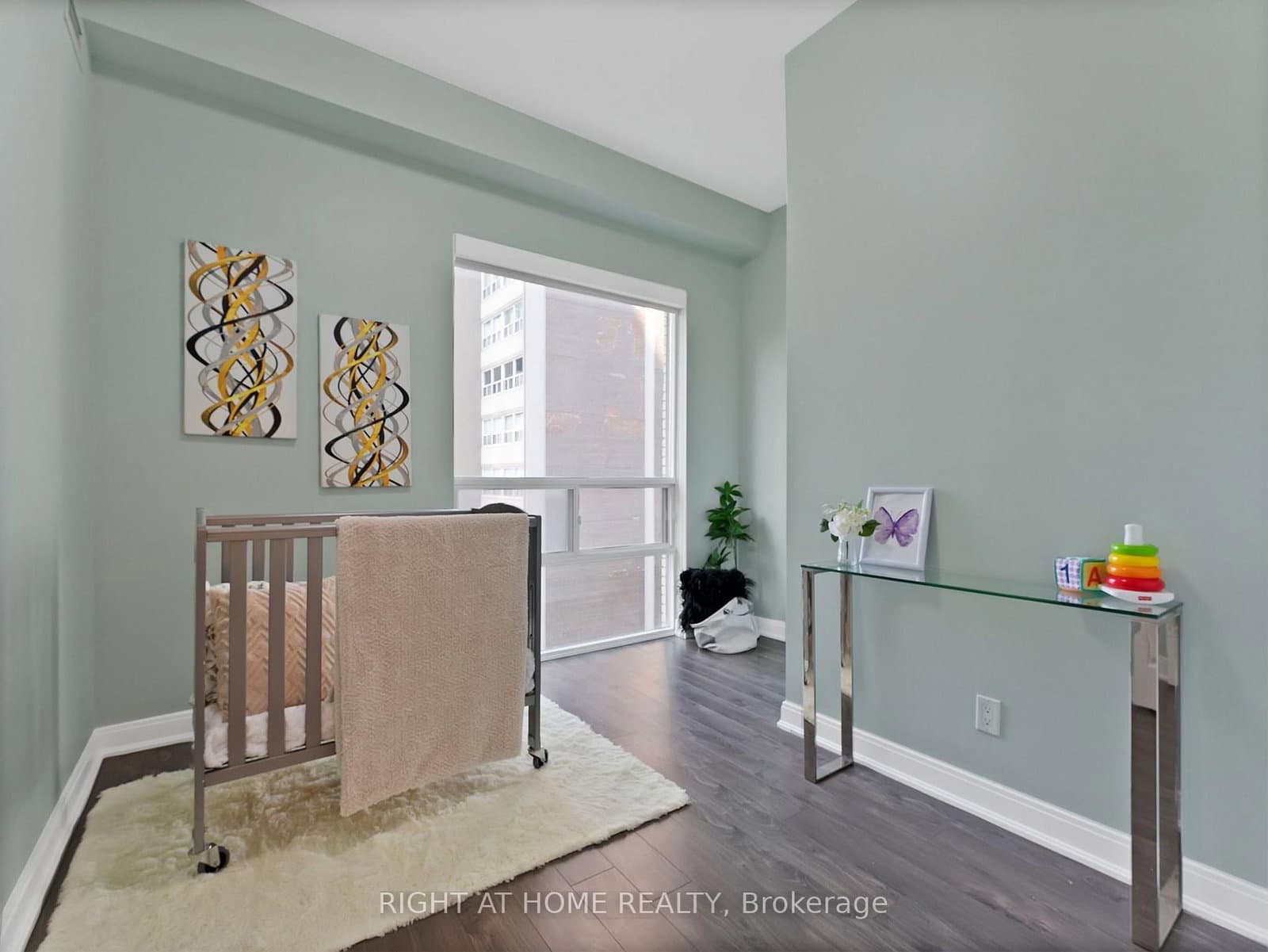 88 Broadway Avenue, Unit 812 thumbnail 11