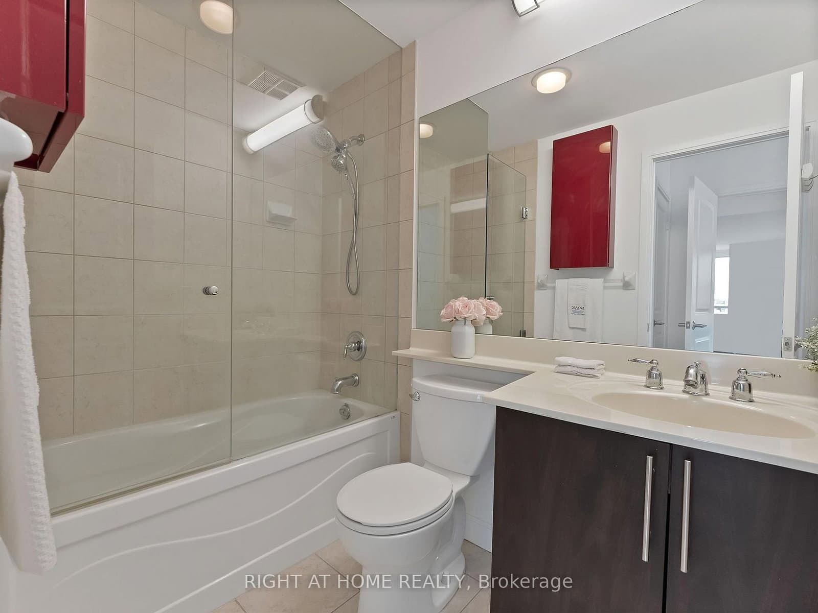 88 Broadway Avenue, Unit 812 thumbnail 15