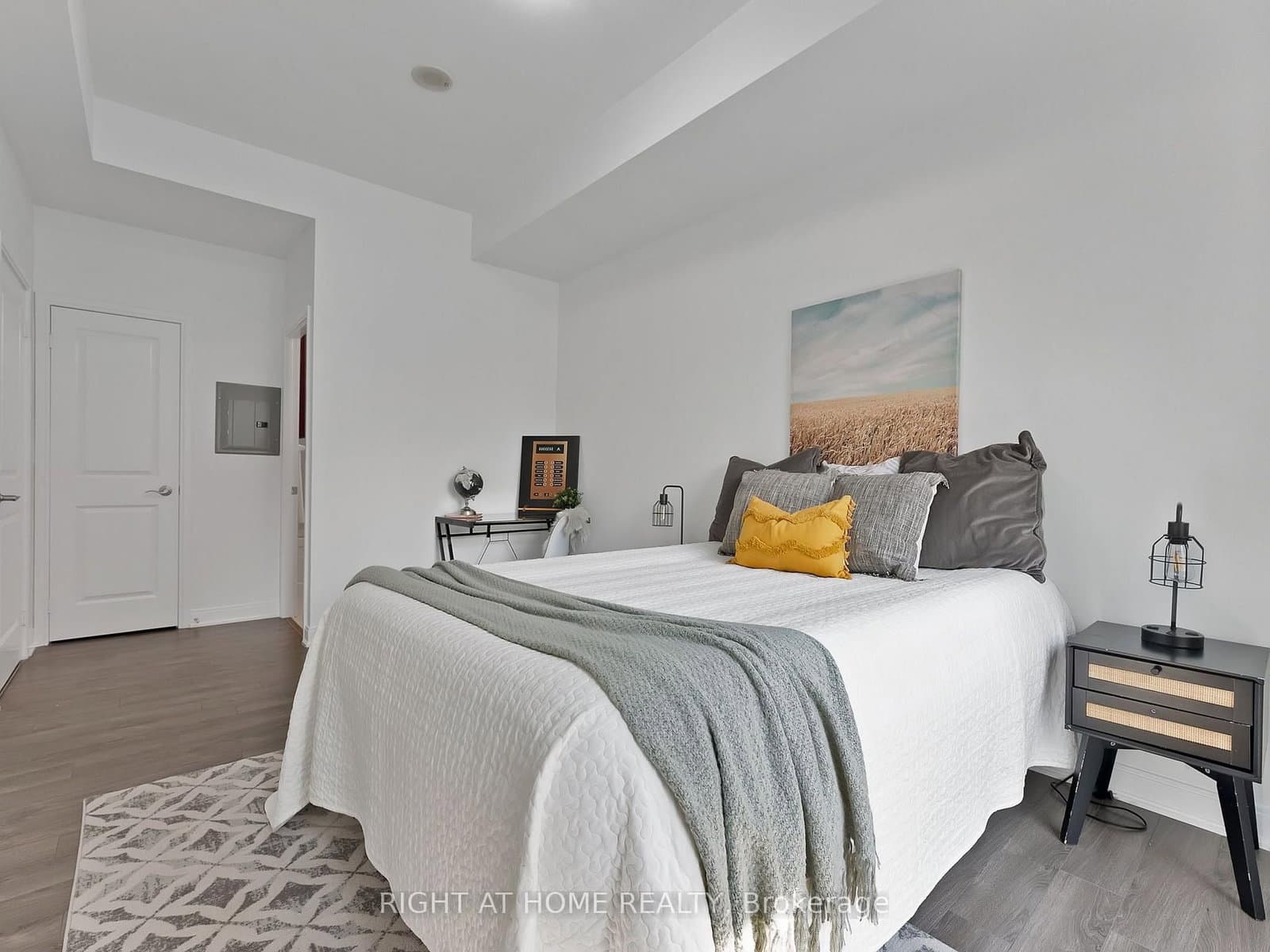 88 Broadway Avenue, Unit 812 thumbnail 16