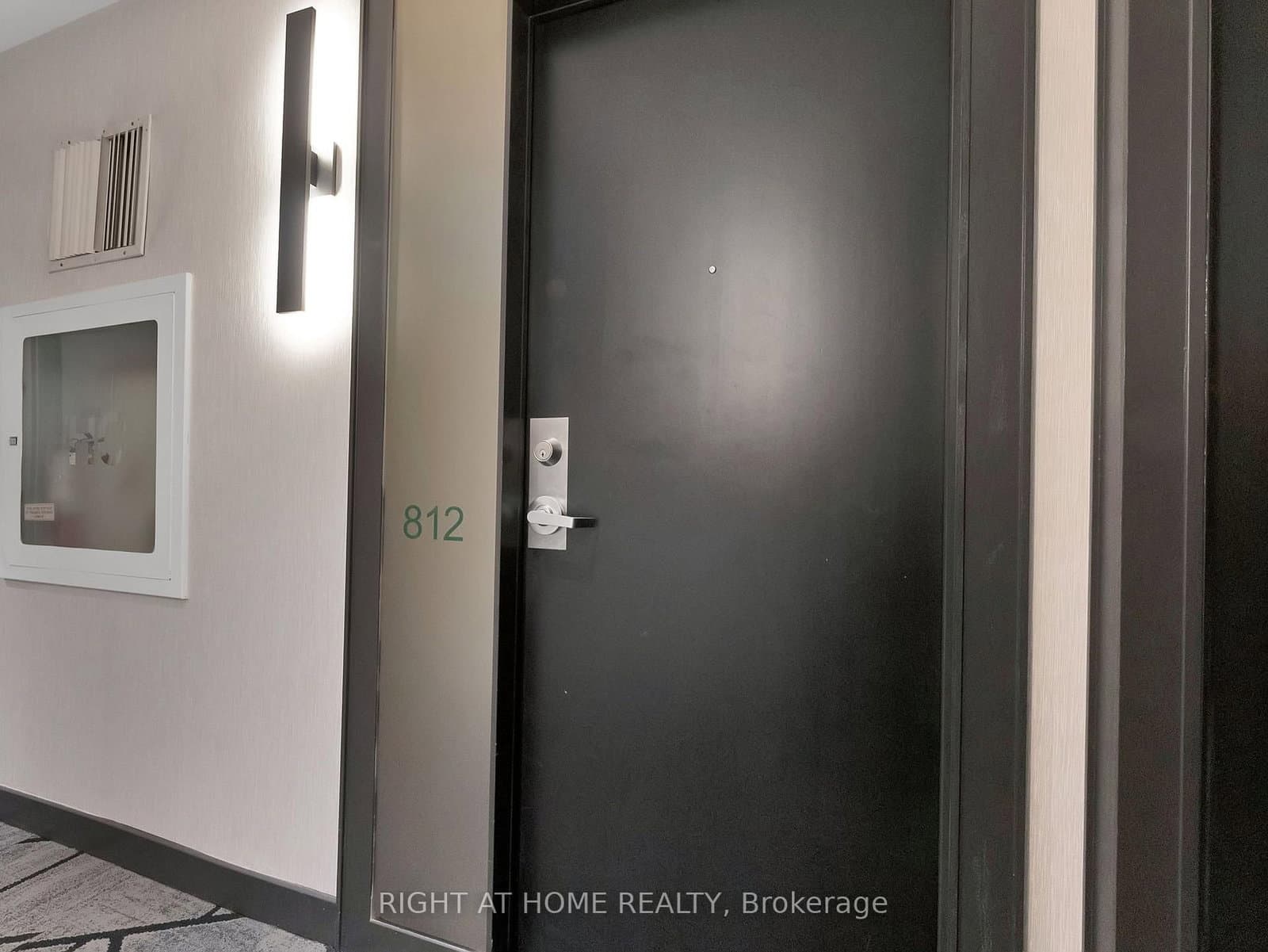 88 Broadway Avenue, Unit 812 thumbnail 21