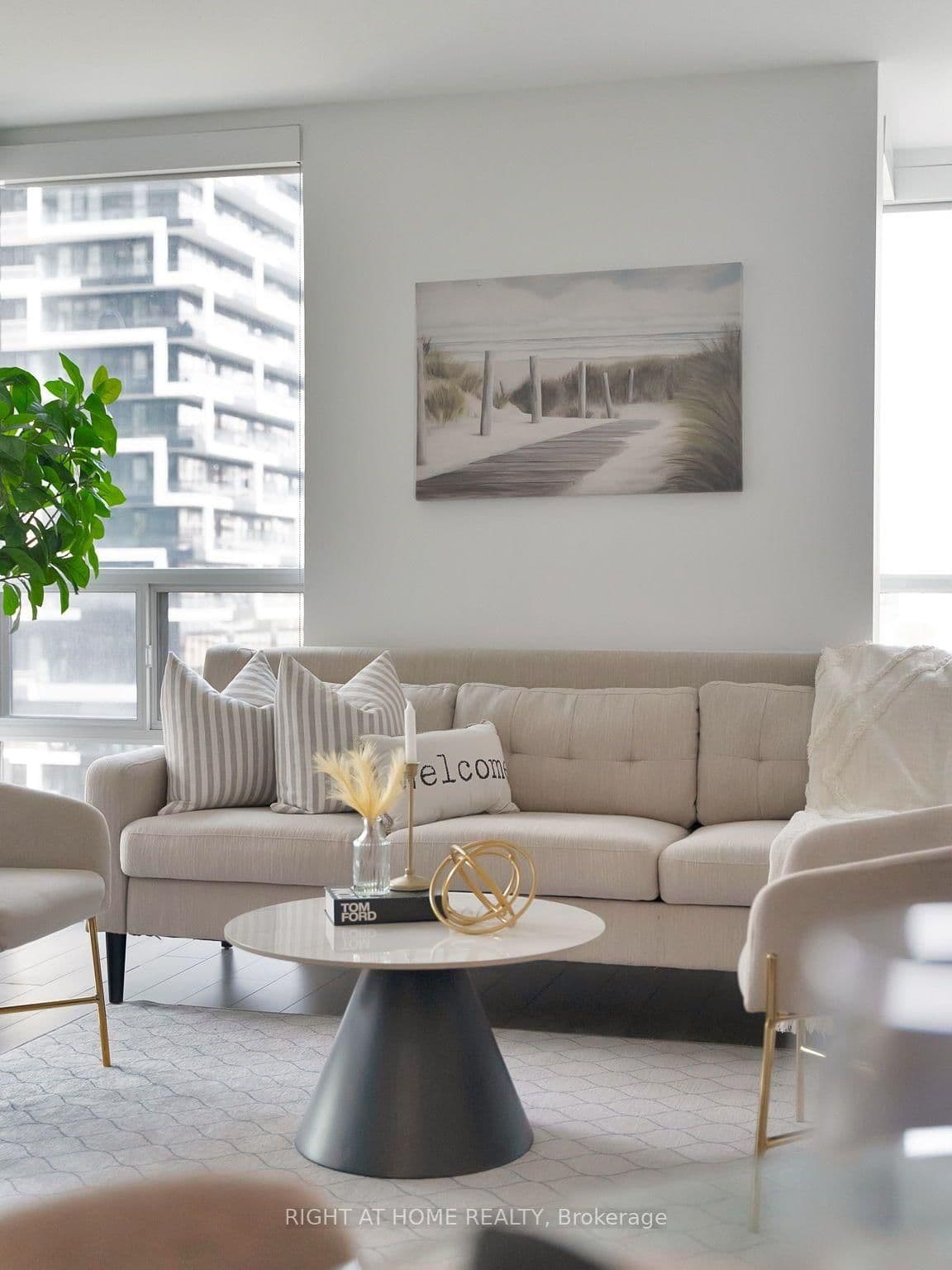 88 Broadway Avenue, Unit 812 thumbnail 23