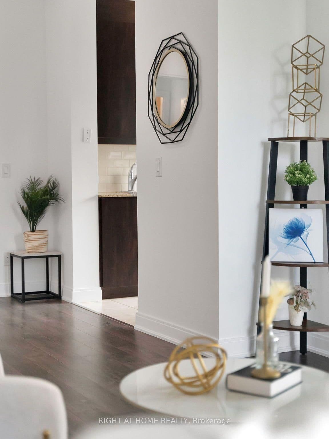 88 Broadway Avenue, Unit 812 thumbnail 28